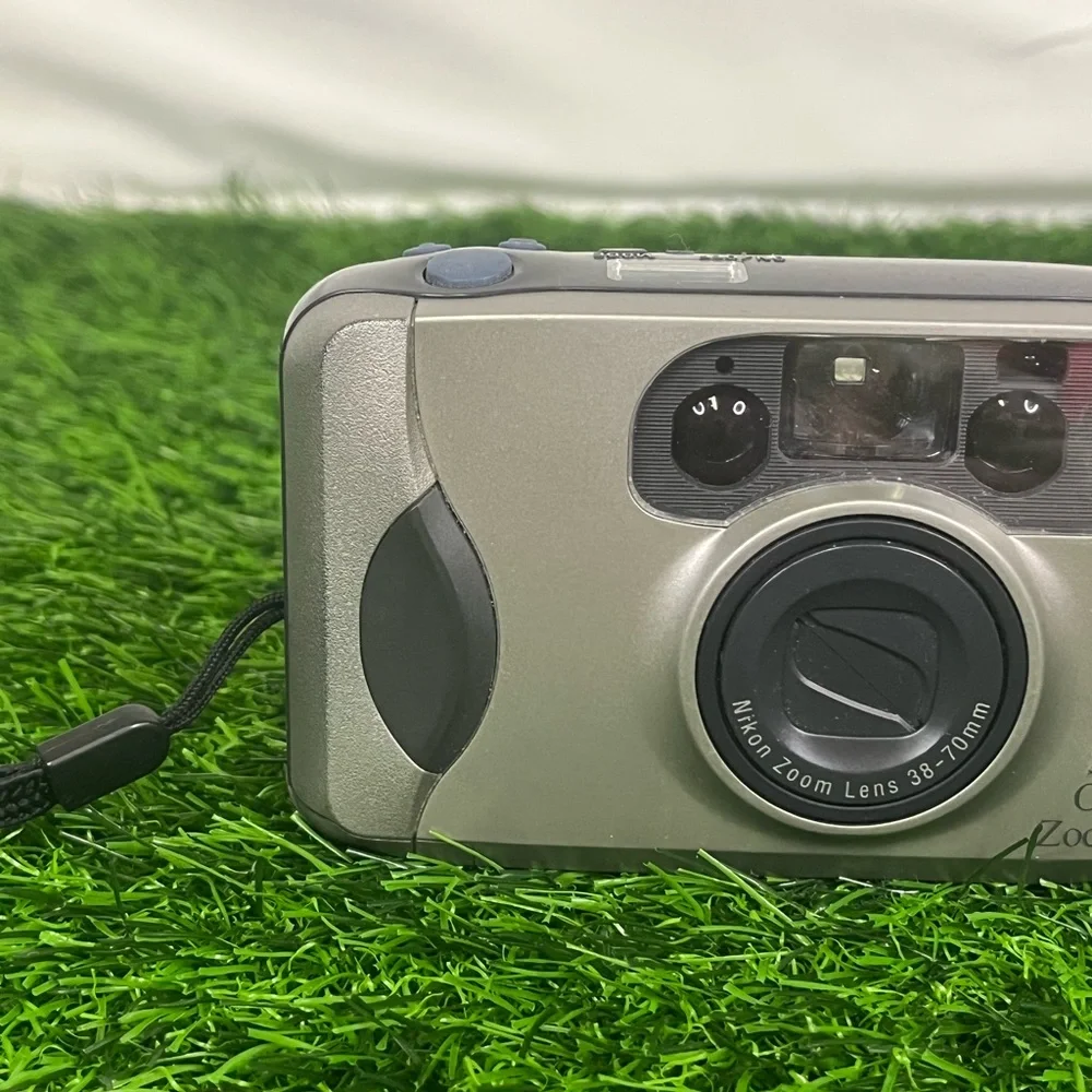 Nikon One Touch 70 AF Point and Shoot 35mm Film Camera 38-70mm NOT TESTED